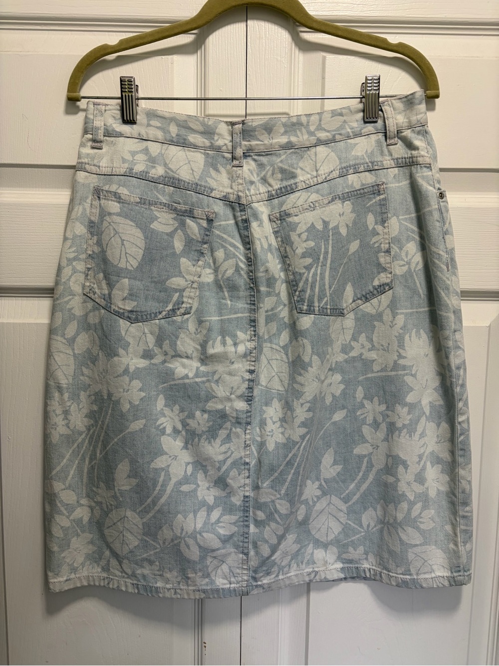 Gloria Vanderbilt Light Blue Floral Button-Front Midi Skirt - Picture 7 of 10